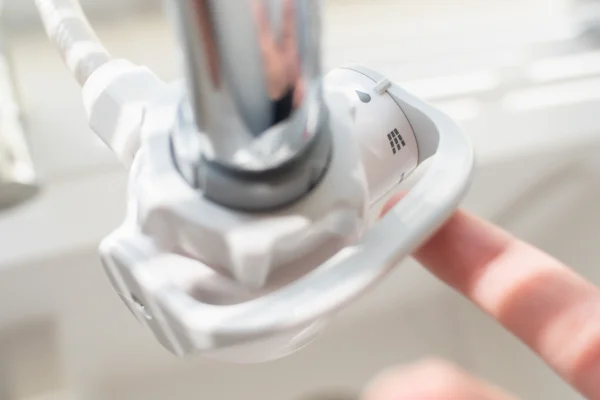 Thiết bị lọc nước lắp trên bồn rửa