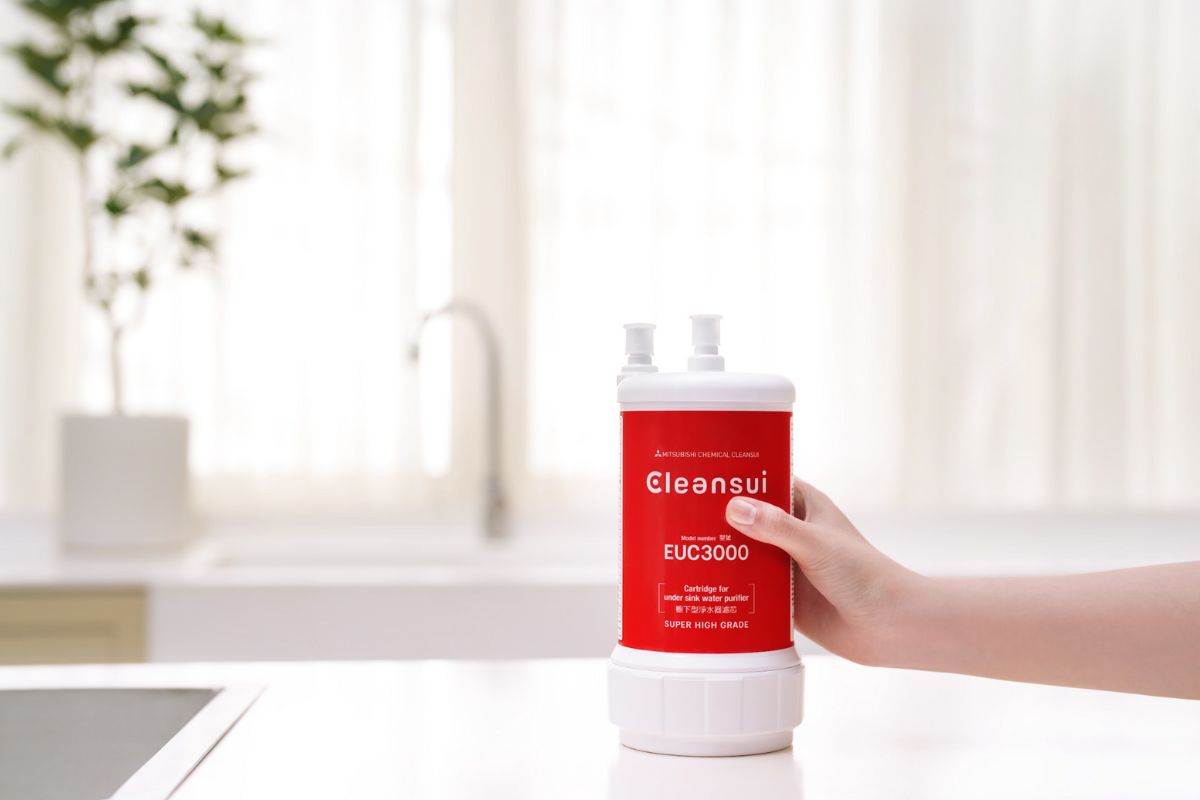 Bộ lọc EUC3000 có 4 cấp lọc giúp loại bỏ hiệu quả các tạp chất trong nước