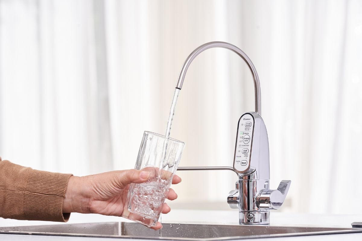 Nước ion kiềm bù khoáng nhanh, hỗ trợ phục hồi sau vận động và tăng cường sức khỏe toàn diện