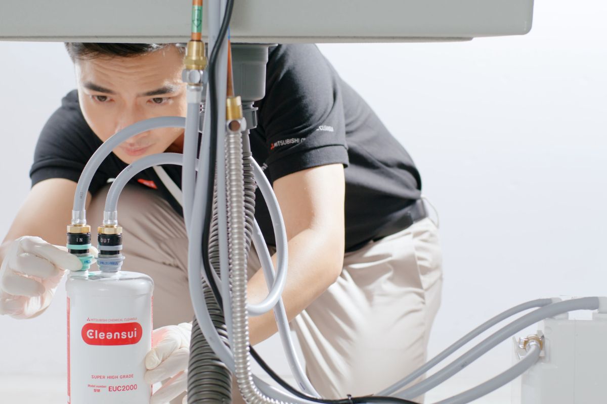 Khi máy lọc nước Cleansui gặp sự cố, hãy liên hệ đội ngũ kỹ thuật chuyên nghiệp của hãng để được hỗ trợ kịp thời