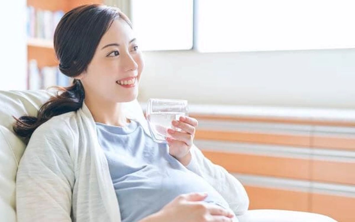 Bà bầu có nên uống nước ion kiềm không?