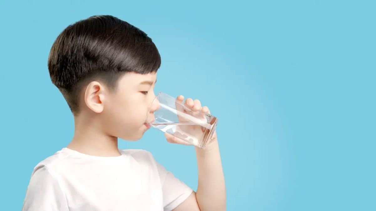 Nước ion kiềm trẻ em uống được không?
