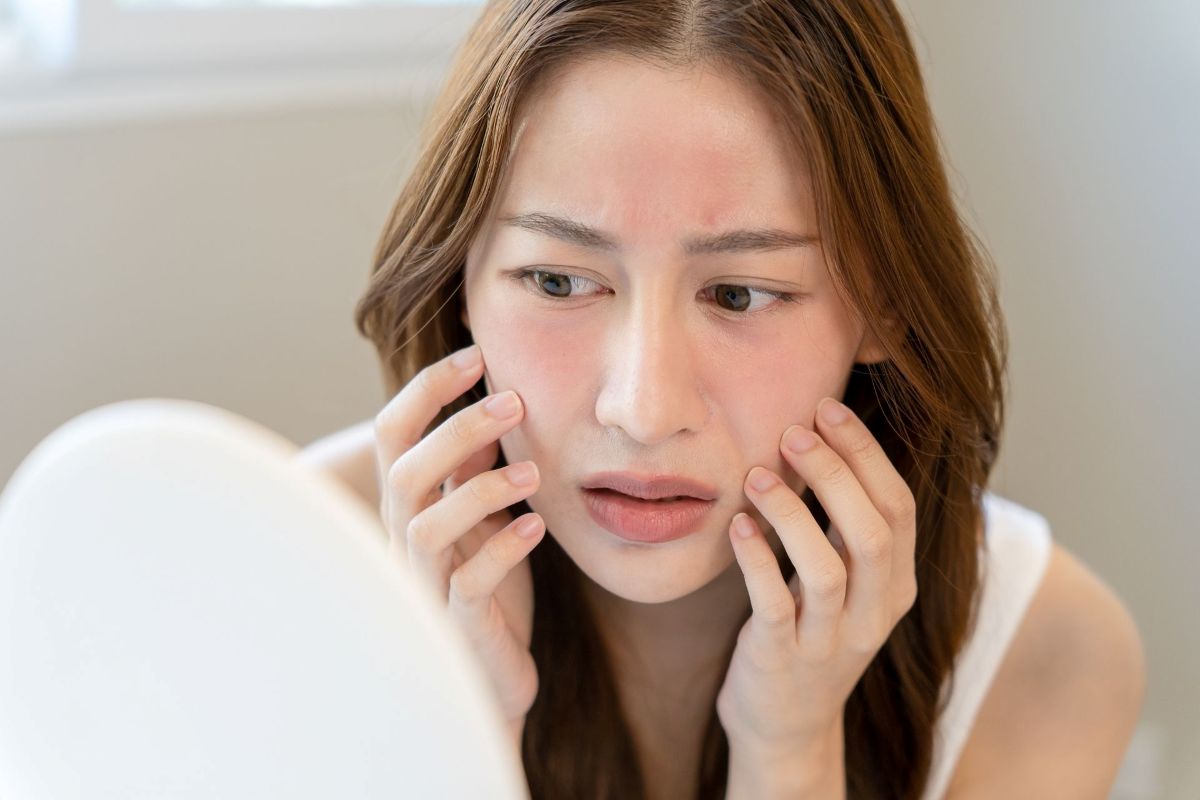 Dấu hiệu cơ thể thiếu nước là da khô