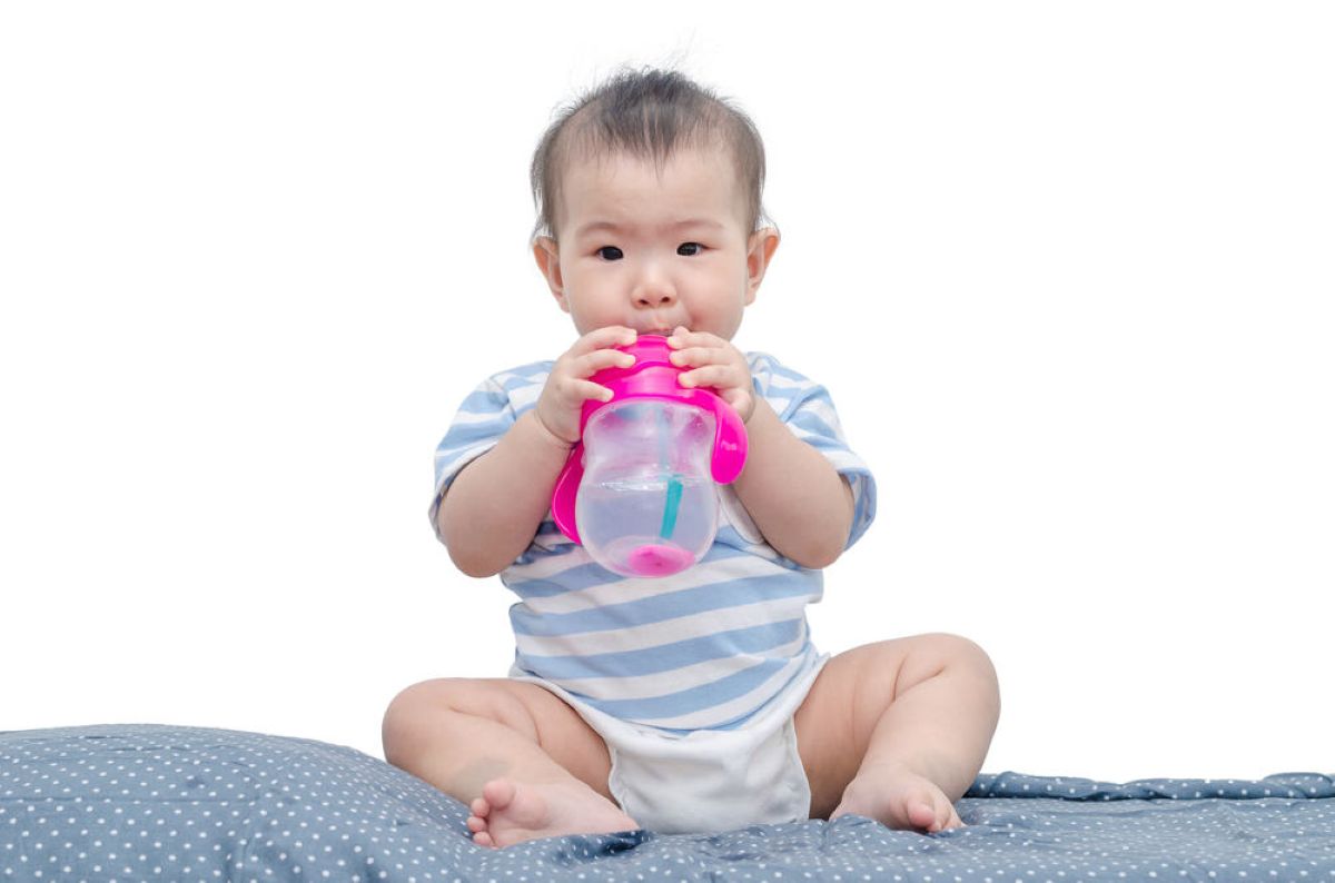Lời khuyên từ chuyên gia về việc bổ sung nước cho trẻ