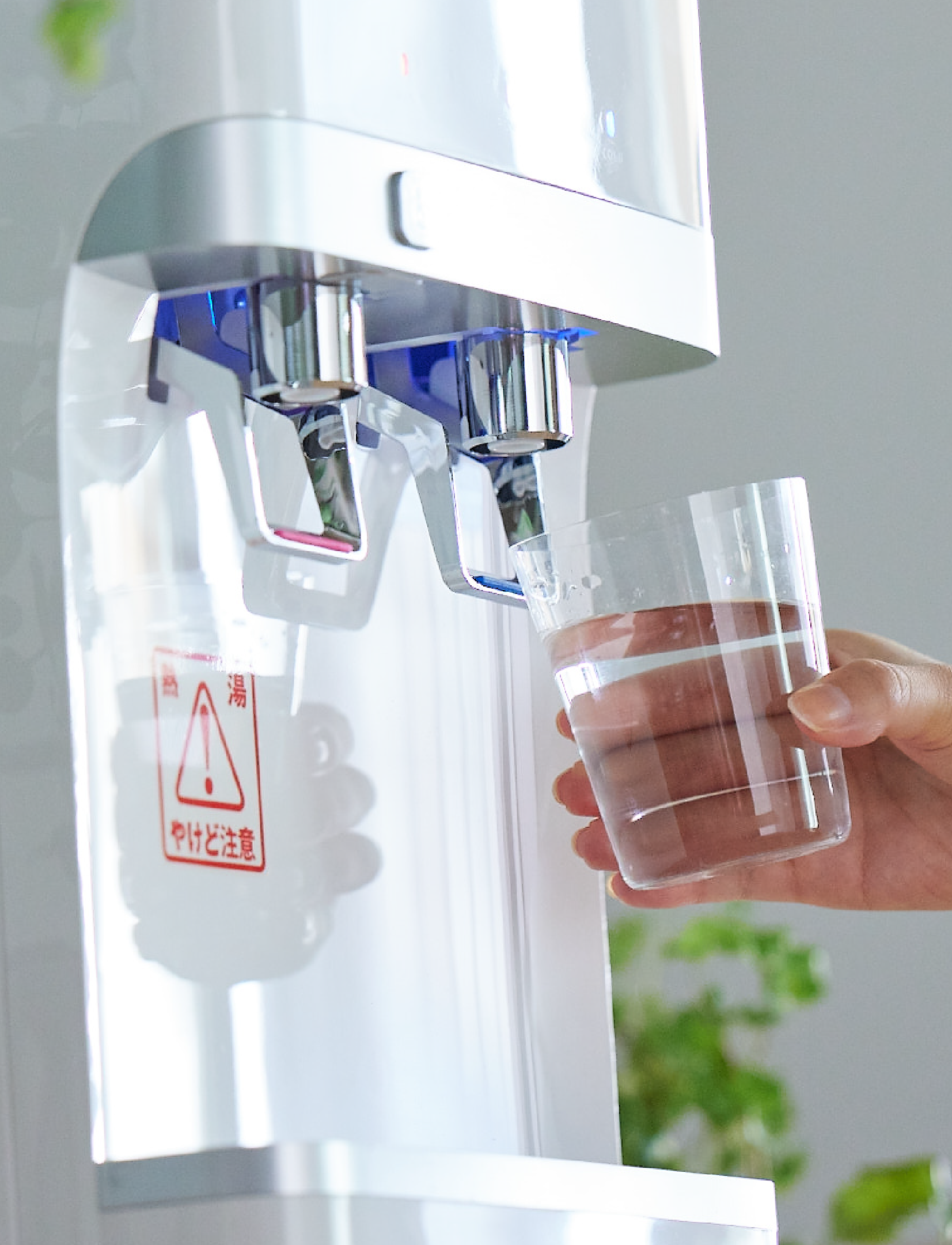 Thiết bị lọc nước tích hợp nóng lạnh