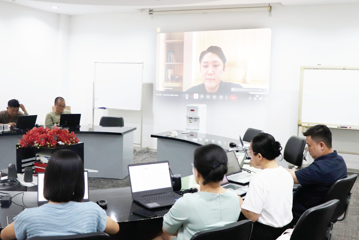 Buổi ra mắt sản phẩm thiết bị lọc nước tích hợp nóng lạnh CWMF-500E, có sự hiện diện của cán bộ, nhân viên Mitsubishi Cleansui tại HCM, Hà Nội, Đà Nẵng cùng đại diện từ nhà máy Mitsubishi Cleansui.