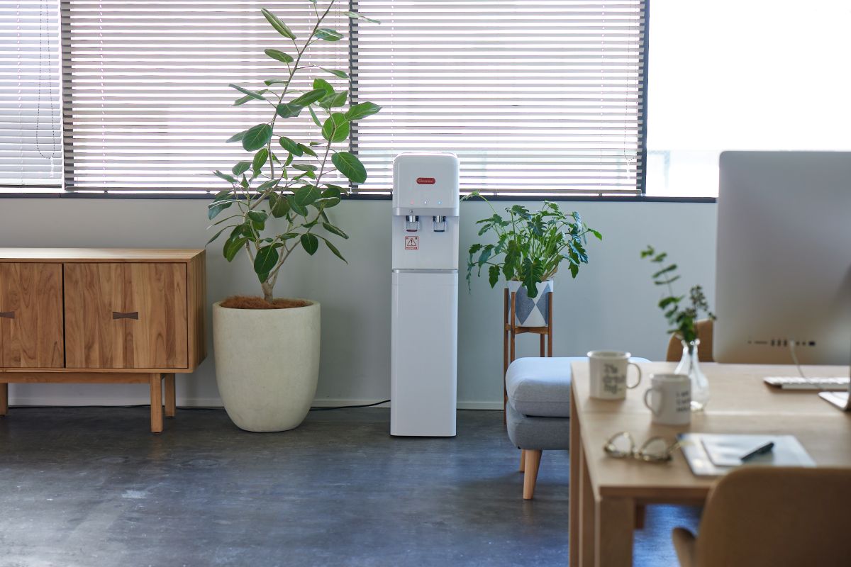 Thiết bị lọc nước tích hợp nóng lạnh CMWF-500E